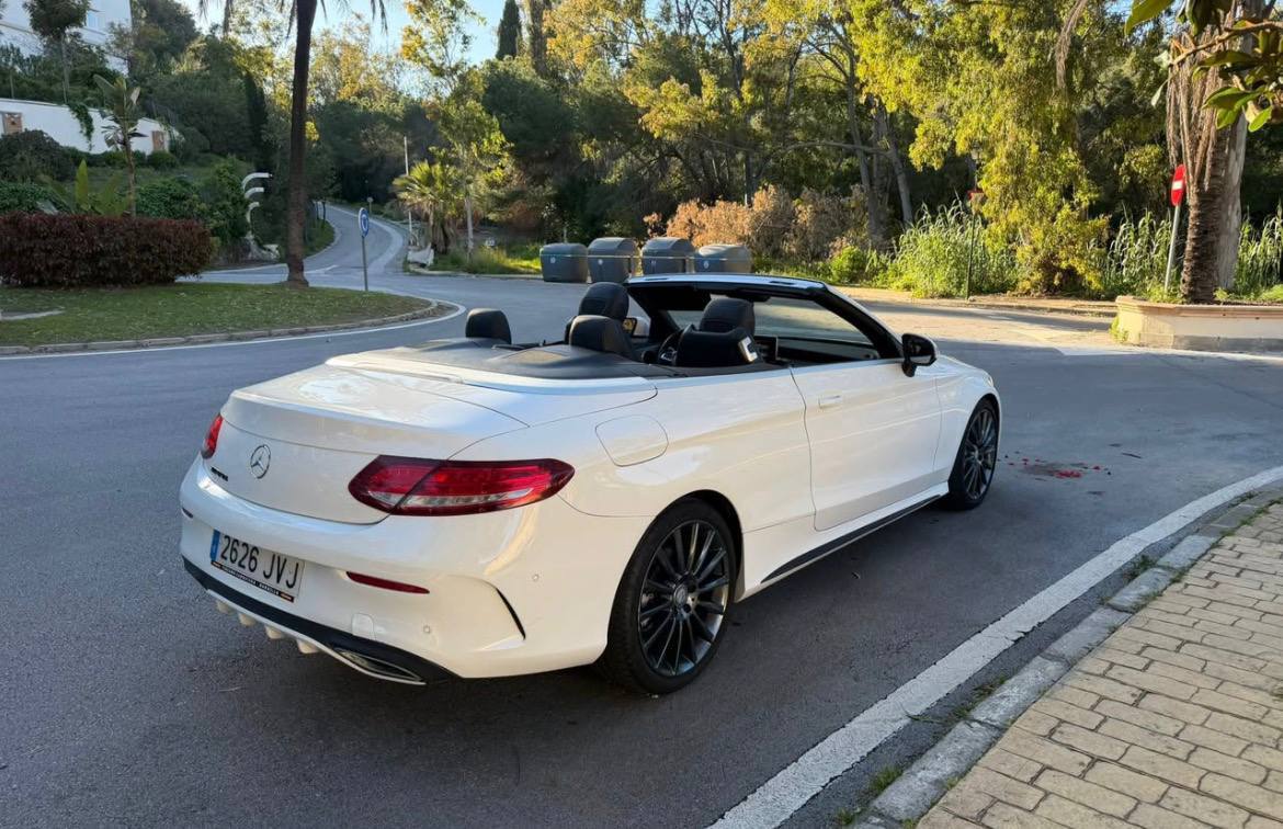 Mercedes-Benz C220d Cabriolet AMG Line